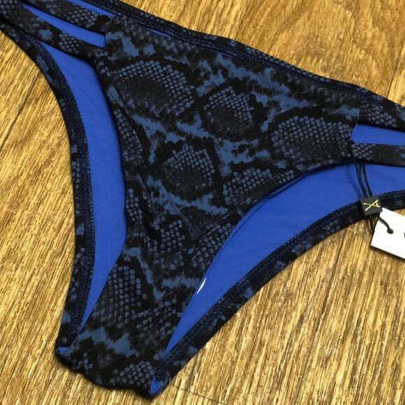 Vitamin A California Neutra Hipster Bikini Bottom in Blue Snakeskin Size 12 - Picture 5 of 8